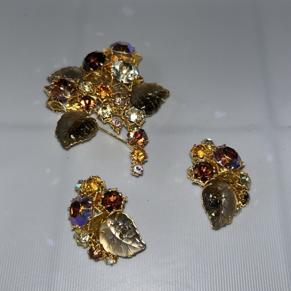 Vintage Austria Signed of Glass Rhinestone beautiful Gold Metal Brooch,Earrings - Picture 9 of 15